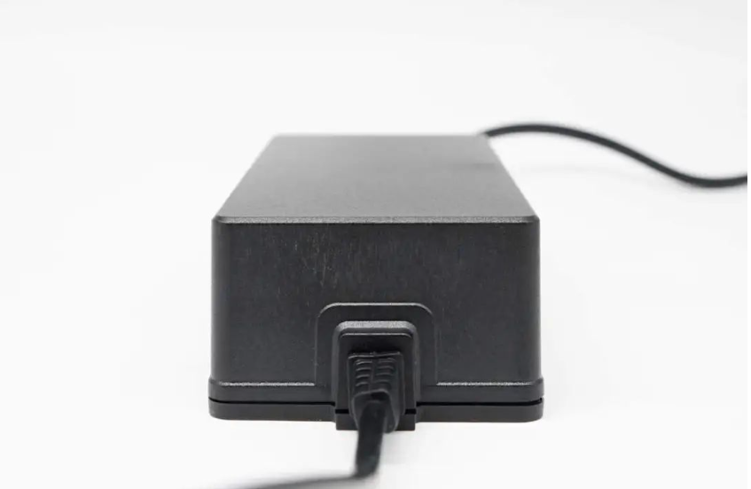 尊龙凯时推出电动自行车新国标充电器，支持三防、全协议、全电压