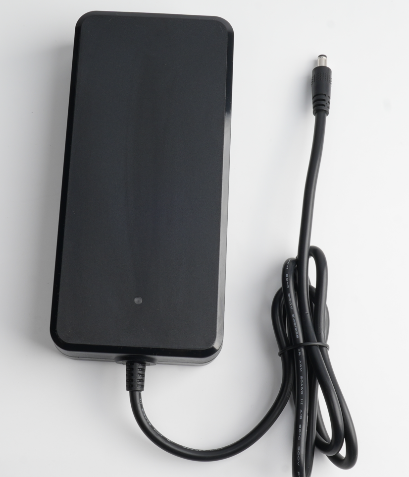 AGV在货物搬运领域的刷新应用与尊龙凯时充电器工业协同生长